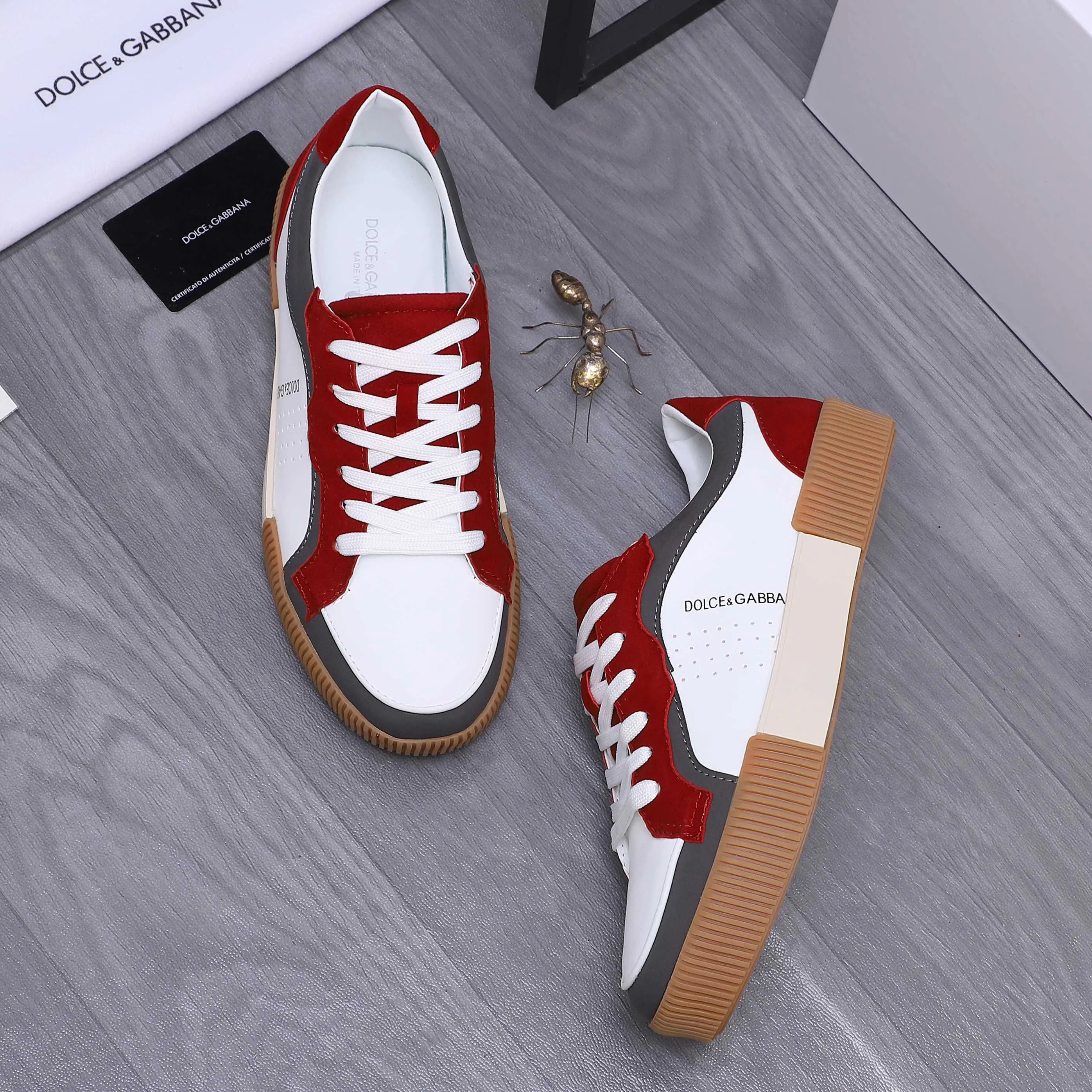 Men's shoes 💰420 Product trademark: DG (Dolce & Gabbana) Casual sneakers Regular size: 38-46 Product materials: Selected cowhide stitching upper, leather lining, cowhide insole, original outsole